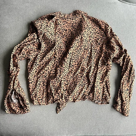 H&M Leopard Print Tie-Front Blouse - Picture 2 of 5